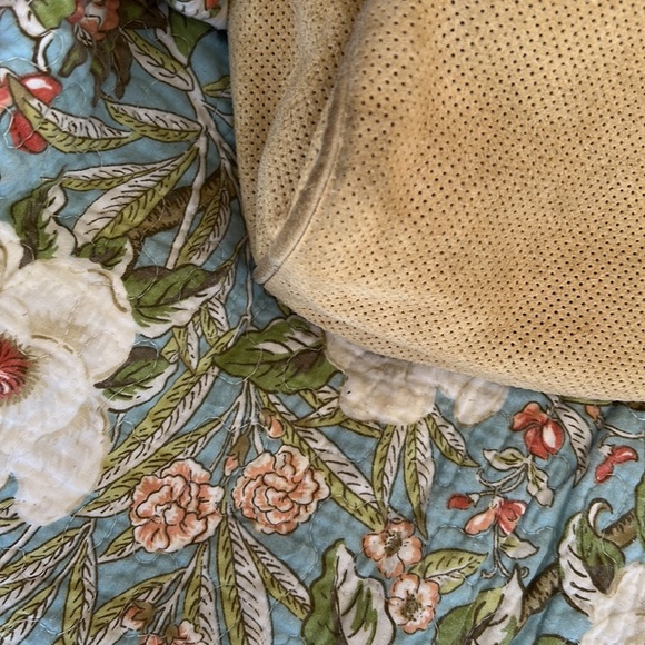 COPY - Tylie Malibu tan Purse - Picture 7 of 7